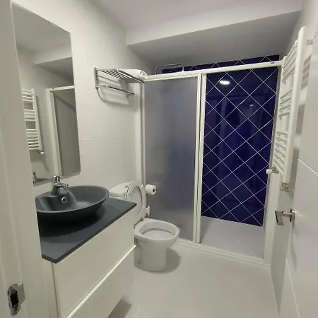 Megaleon Appartement *