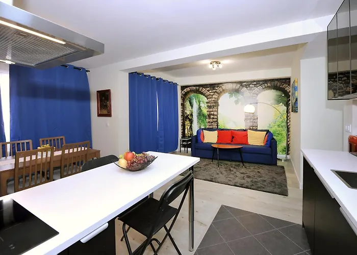 Megaleon Апартаменты *