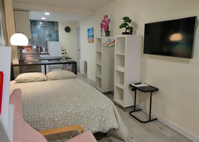 Megaleon Apartament *